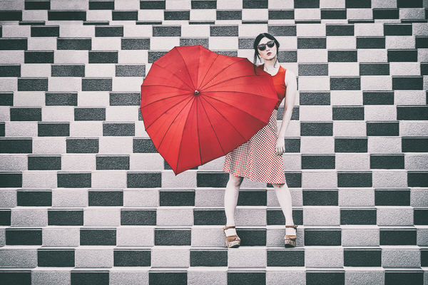 Photograph Daisuke Kiyota Red Umbrella on One Eyeland