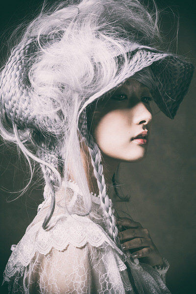 Photograph Daisuke Kiyota Noblewoman on One Eyeland