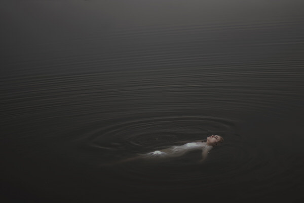 Photograph Agnieszka Kwiatkowska Ophelia on One Eyeland