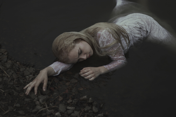 Photograph Agnieszka Kwiatkowska Ophelia on One Eyeland