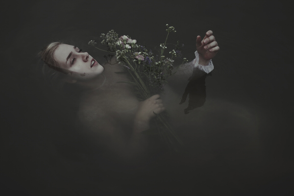 Photograph Agnieszka Kwiatkowska Ophelia on One Eyeland