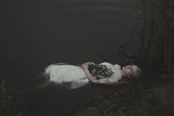 Photograph Agnieszka Kwiatkowska Ophelia on One Eyeland
