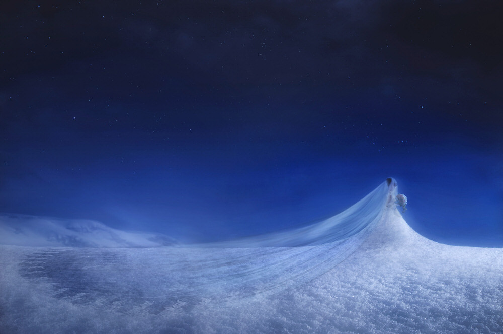 Photograph Kazutoshi Kawakami Snow Bride on One Eyeland