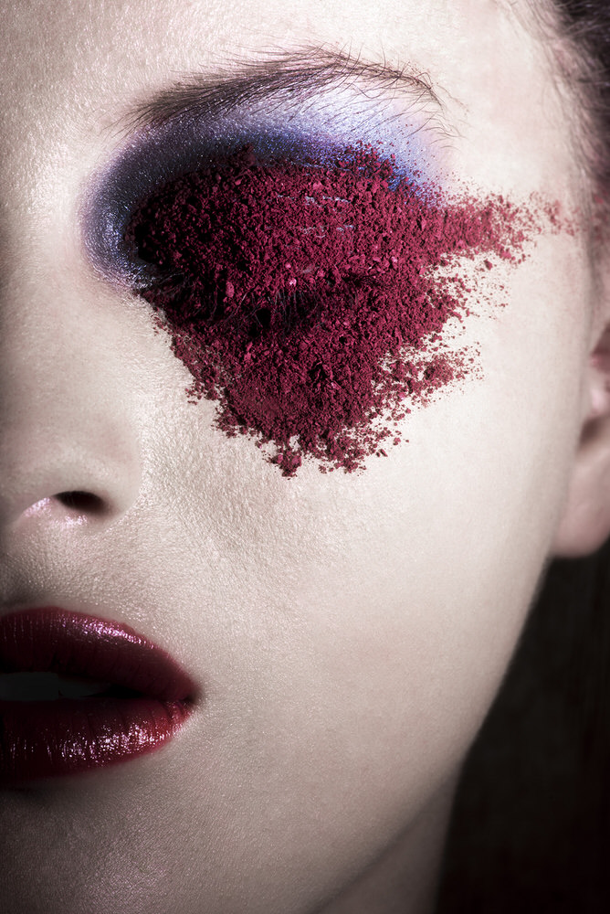 Photograph Gabriel Gonzalez Eye Makeup on One Eyeland