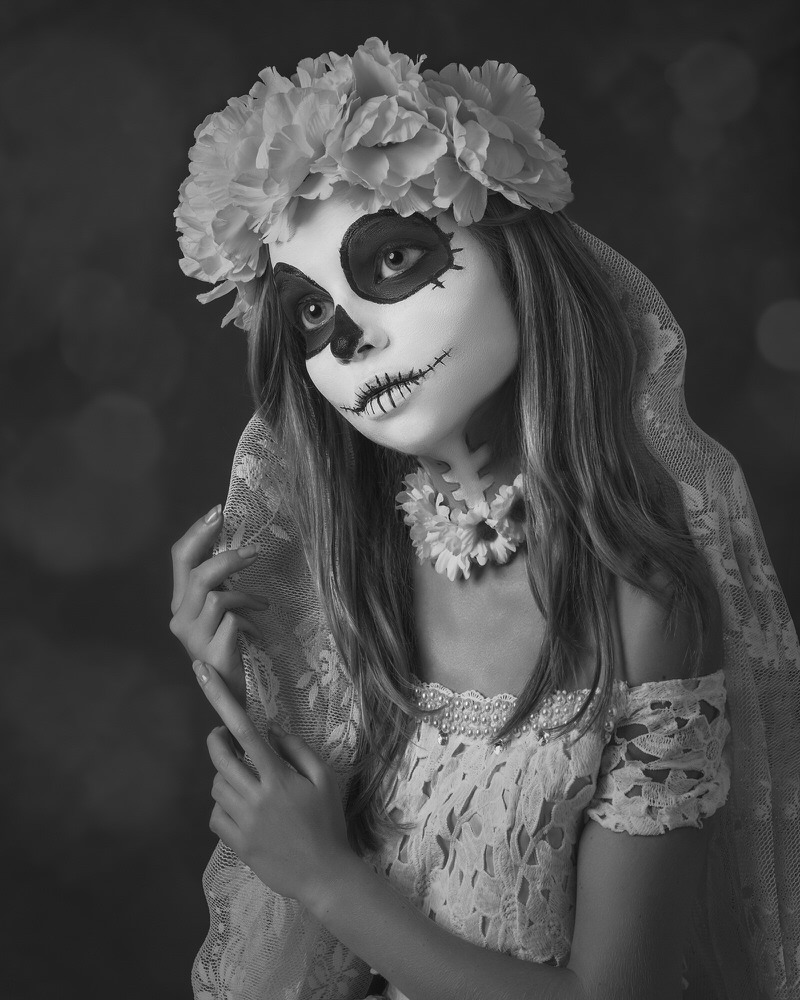 Photograph Peter Rooney Flower Girl on One Eyeland