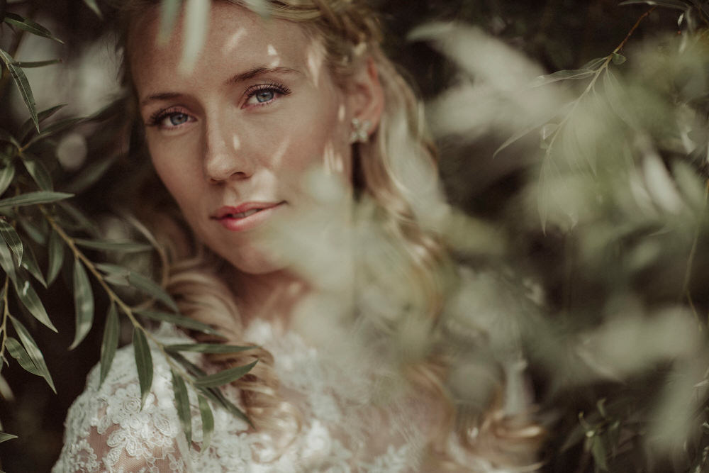 Photograph Mickael Tannus Swedish Bride Emma on One Eyeland