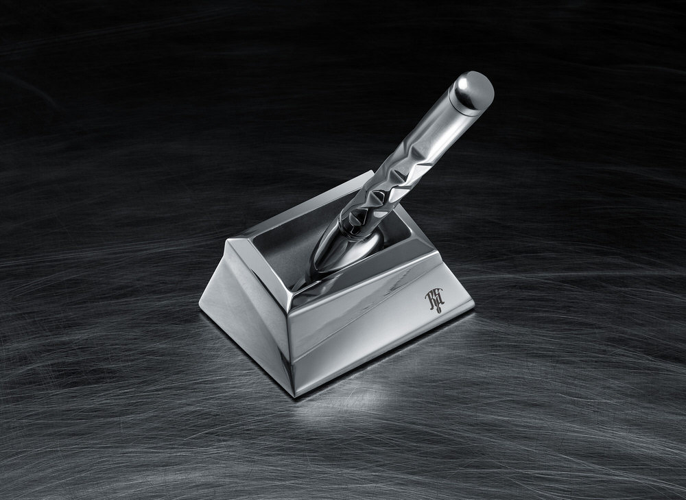 Photograph Nick Nacca Razor Stand 02 on One Eyeland