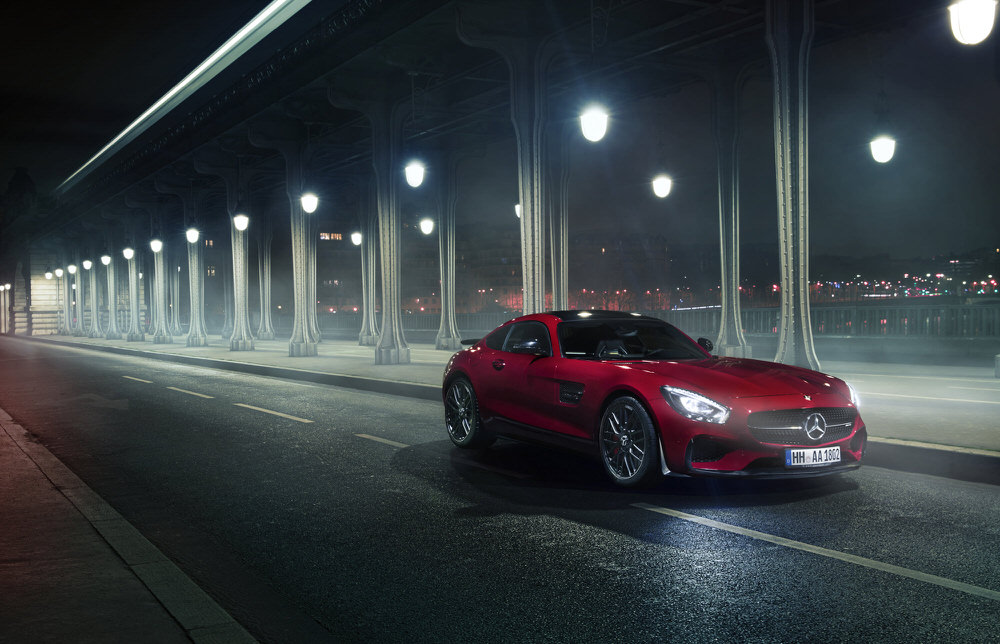 Photograph Patrick Curtet The Beast At Night on One Eyeland