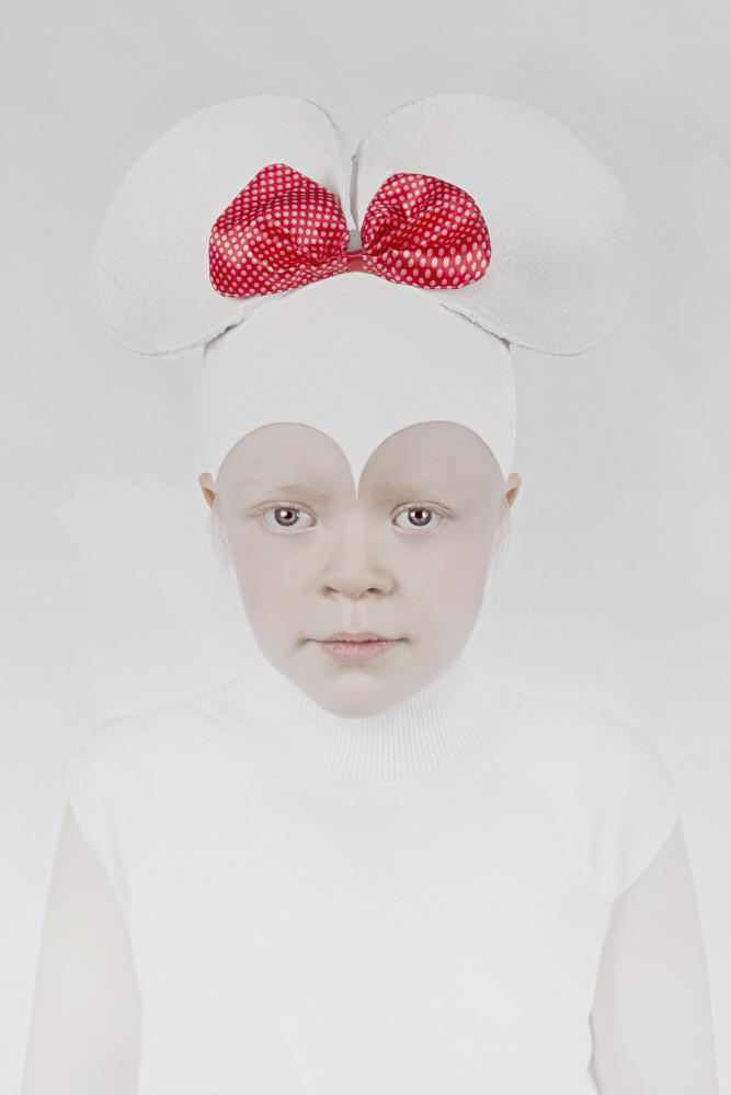 Photograph Carola Kayen Mouthaan Little Mini Mouse on One Eyeland