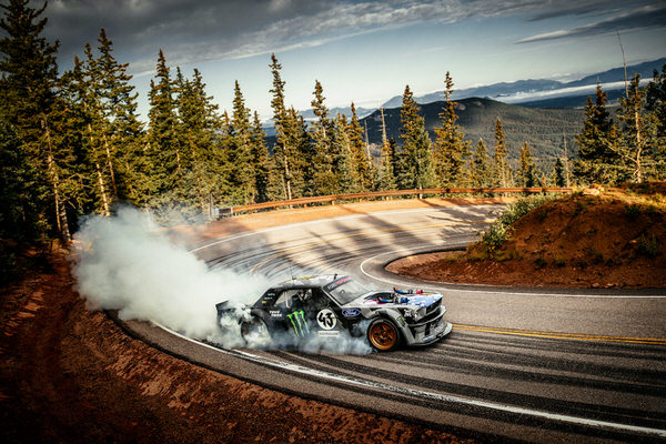 Photograph Hugo Ceneviva Ken Block Climbkhana on One Eyeland