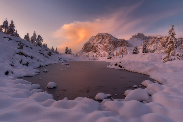 Photograph Marian Kuric Lago Limedes on One Eyeland