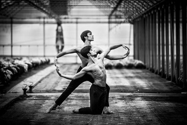 Photograph Raoul Iacometti Green Attitude on One Eyeland