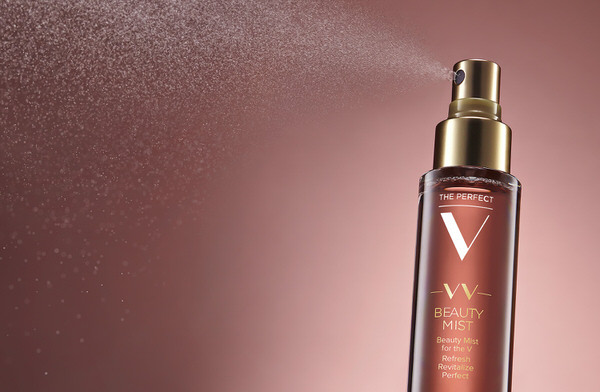 Photograph Ben Appleby Perfect V Beauty Spray on One Eyeland