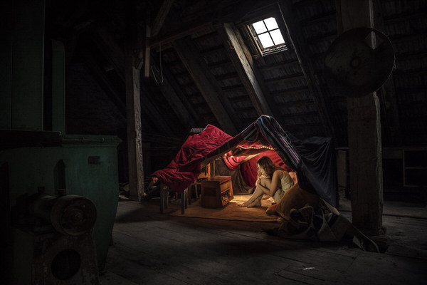 Photograph Dawid Galinski Shelter on One Eyeland