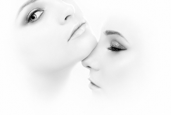 Photograph Robert Jaremski Beauty Portrait on One Eyeland