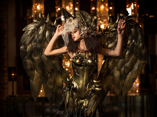 Photograph Haseo Hasegawa Golden Raven 1 on One Eyeland