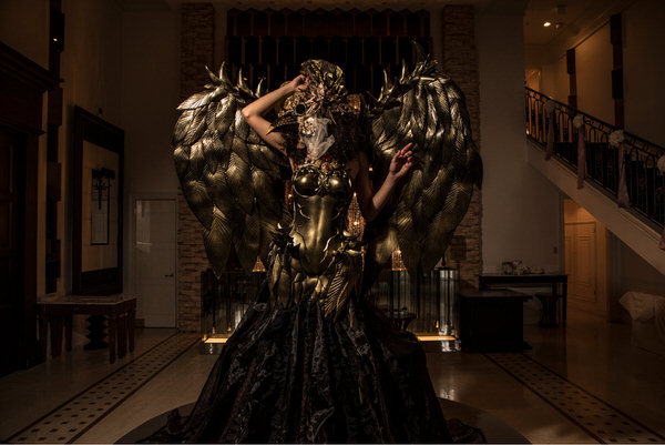 Photograph Haseo Hasegawa Golden Raven 3 on One Eyeland