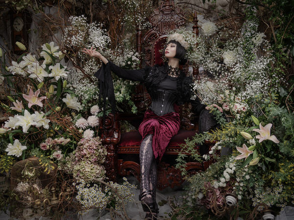 Photograph Haseo Hasegawa Queen on One Eyeland