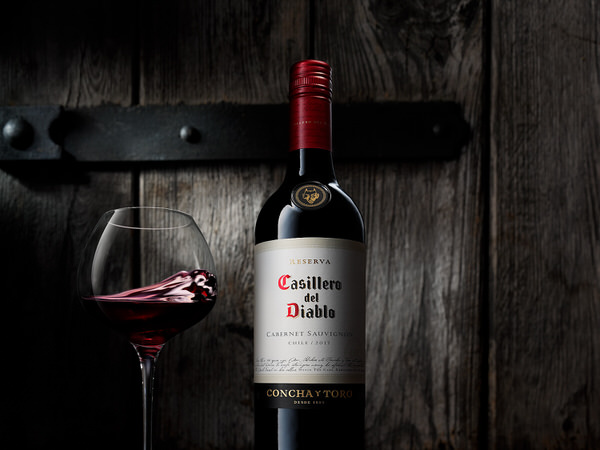 Photograph Warren Ryley Casillero Del Diablo Cabernet Sauvigon on One Eyeland