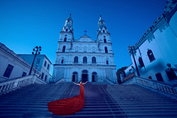 Photograph Fabricio Simoes Red Dress on One Eyeland