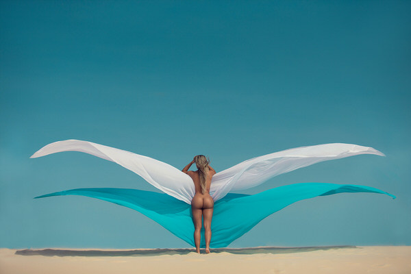 Photograph Junior Luz Air Body on One Eyeland