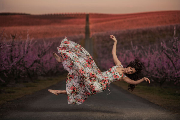 Photograph David Del Val Floatingdancer Of Eva Company on One Eyeland