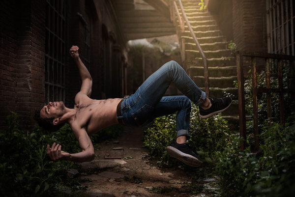 Photograph David Del Val Floatingdancer Of Oriol Anglada on One Eyeland