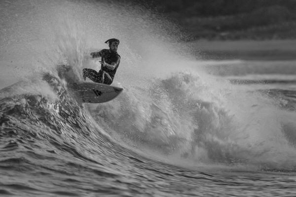 Photograph Steve Turner Last Wave on One Eyeland