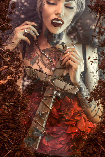 Photograph Junior Luz Vampire Dream on One Eyeland