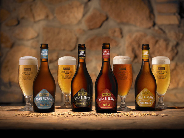 Photograph Daniele Fiore Peroni Beer Photo Shooting on One Eyeland