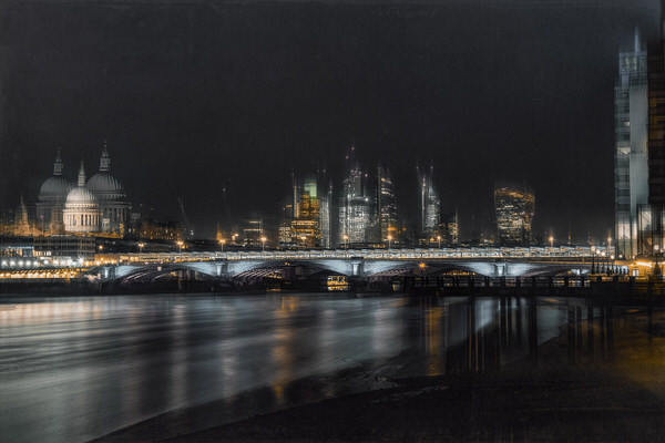 Photograph Antonio Coelho London on One Eyeland