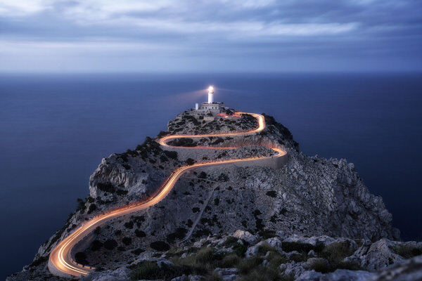 Photograph Antonio Prado Perez Lights To The Light on One Eyeland