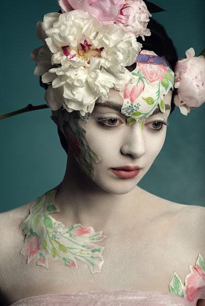 Photograph Peyman Naderi Empereur De La Fleur on One Eyeland