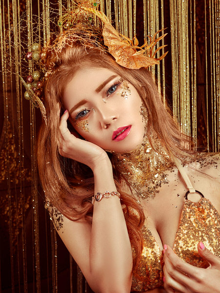 Photograph Kenneth Luk Golden Markup on One Eyeland
