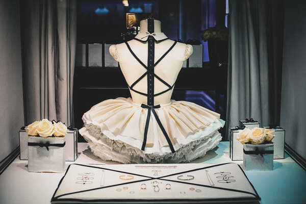 Photograph Yasuhiro Sakuda Display on One Eyeland