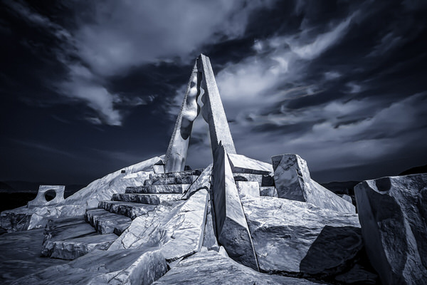 Photograph Yoshitaka Aida Monument on One Eyeland