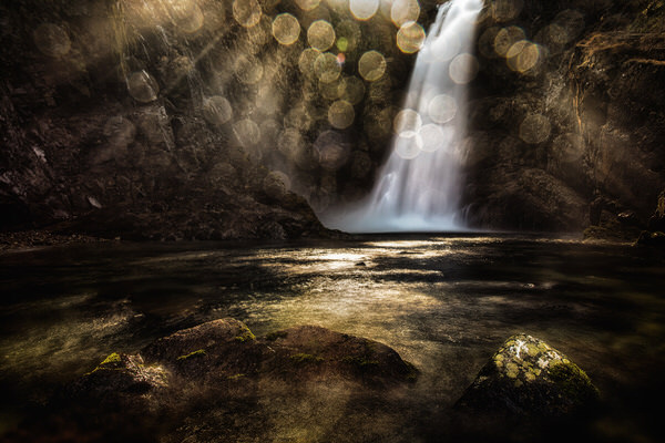 Photograph Kazuaki Koseki Bathed In Light on One Eyeland