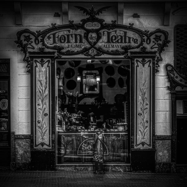 Photograph Gus Fine Art Cakes on One Eyeland