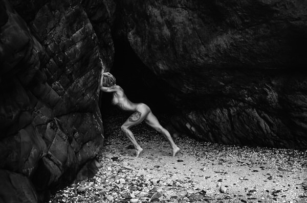 Photograph Fabien Lopez Femme Nu Pousse La Roche on One Eyeland