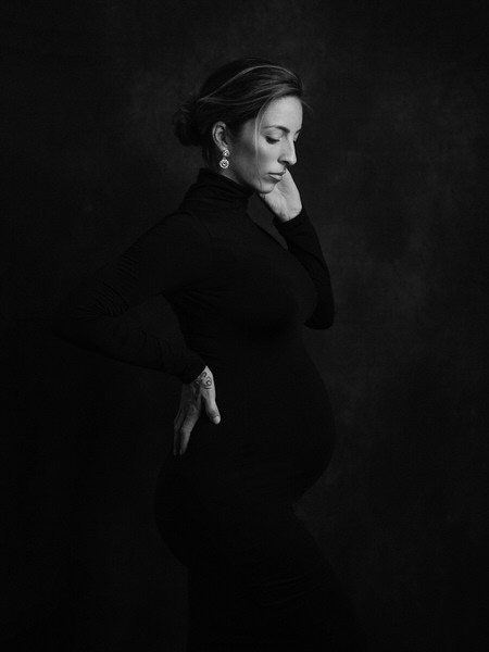 Photograph Paola Massa Simple Maternity on One Eyeland