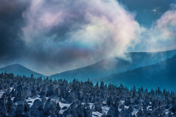 Photograph Kazuaki Koseki Rainbow Color on One Eyeland