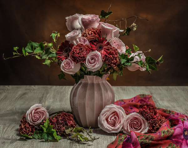 Photograph Patricia Gomez Elescano Naturaleza Muerta Con Rosas Y Claveles on One Eyeland