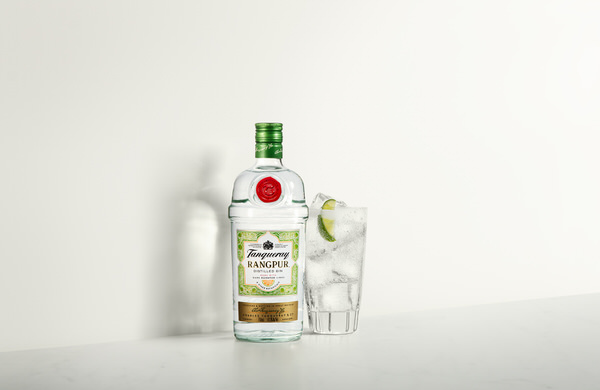 Photograph David Stinson Tanqueray Gin on One Eyeland