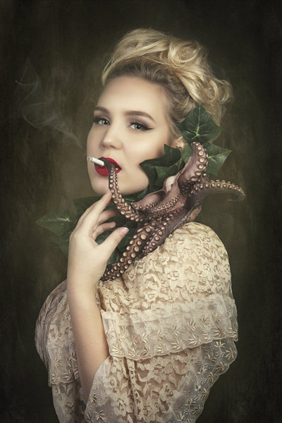 Photograph Carola Kayen Mouthaan Octopuss Girl on One Eyeland