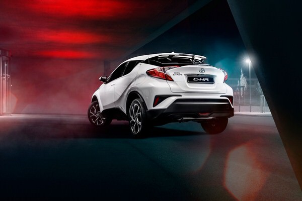 Photograph Pieter Pieters Toyota C Hr on One Eyeland