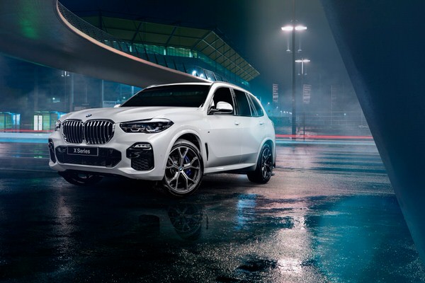 Photograph Pieter Pieters Bmw X5 30d on One Eyeland