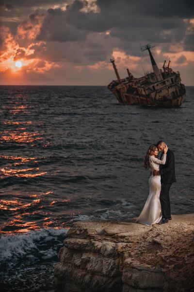 Photograph John Makris Reborn on One Eyeland