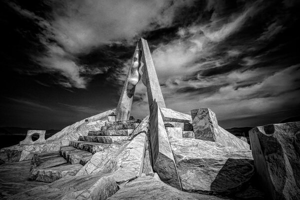 Photograph Yoshitaka Aida White Rock on One Eyeland