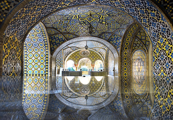 Photograph Mohammad Dadsetan Pattern And Reflex on One Eyeland