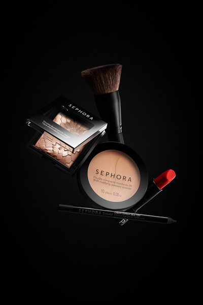 Photograph Studio Lugui Flying Cosmetics on One Eyeland